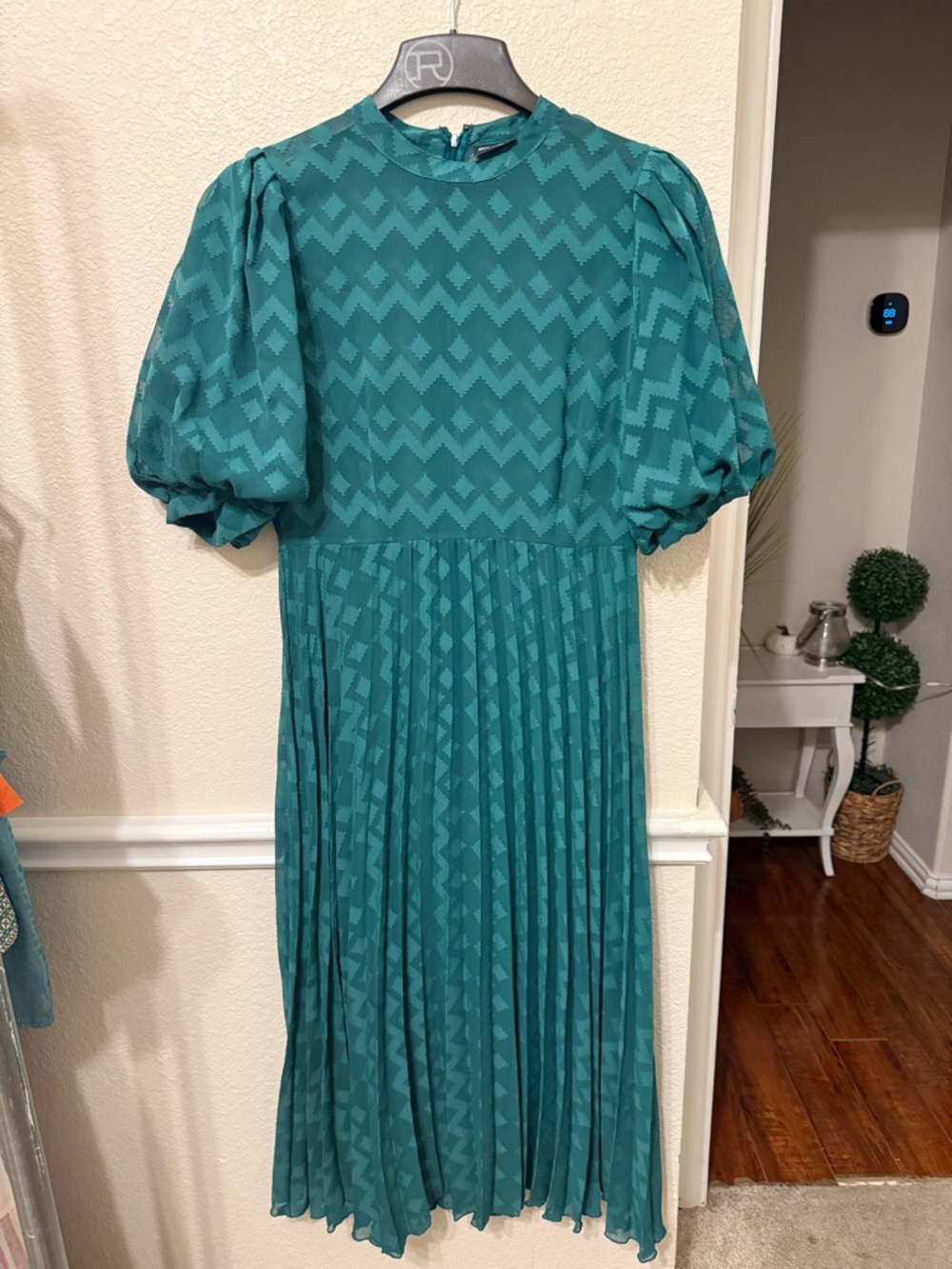 Size 10  ASOS DESIGN high neck pleated chevron dobby midi dress - Picture 13 of 13